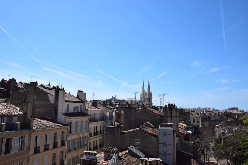 Grand Avec Vue Sur Notre Dame De La Garde Marsiglia